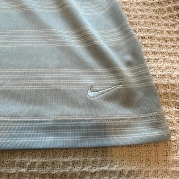 NWT Blue Nike women’s golf shirt striped size small tour performance - Picture 5 of 9